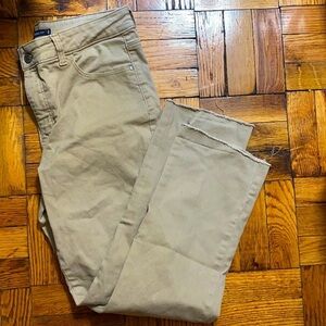 Lee classic fit khaki jeans size: 4